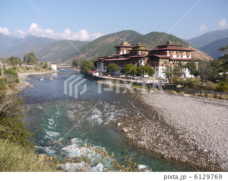 プナカ･ゾン 6129769