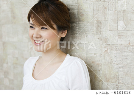 笑顔の女性 6131818