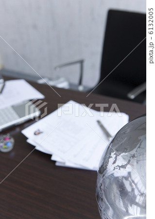 履歴書が置かれたデスク 履歴書が置かれたデスク 6132005