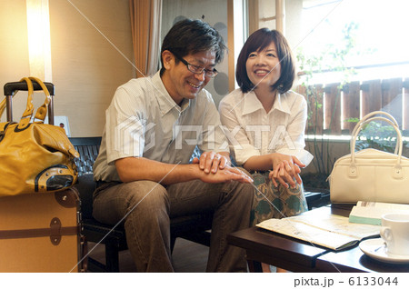 笑顔の中高年夫婦 6133044