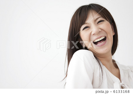 笑顔の女性 笑顔の女性 6133168