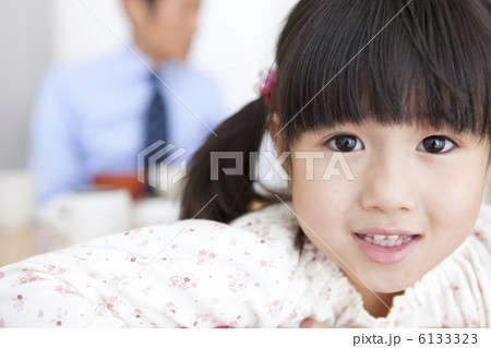 笑顔の女の子 笑顔の女の子 6133323