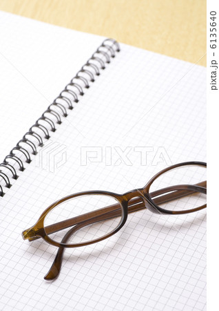 ノートと眼鏡 6135640