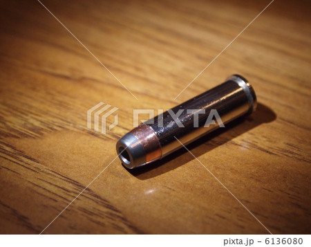 １発の弾丸 6136080