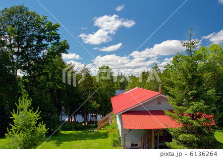 Inexpensive cottage in Toronto 6136264