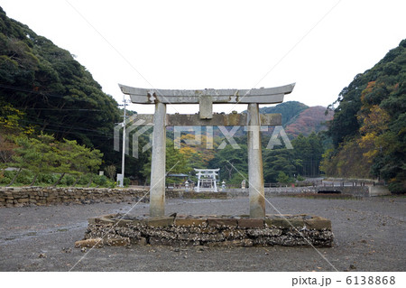 和多都美神社二ノ鳥居より境内を望む 6138868