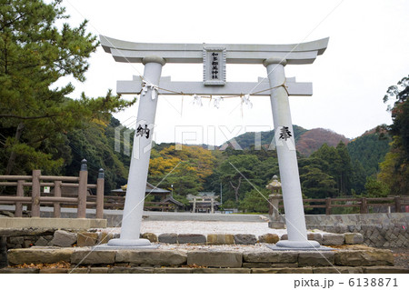 和多都美神社三ノ鳥居より境内 6138871