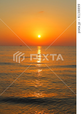 伊勢湾　日の出 6138899