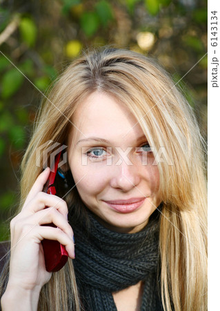 Young sexy blond woman outdoors 6143134