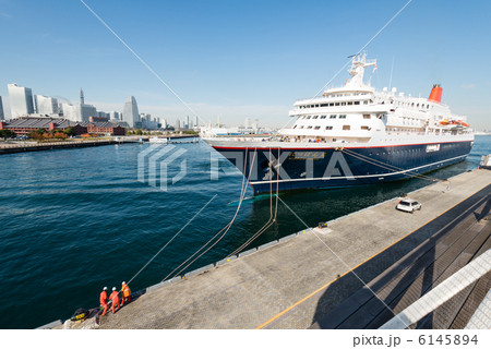 豪華客船 にっぽん丸の入港 6145894