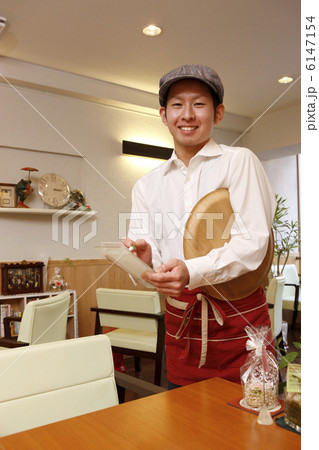 カフェ店員 6147154