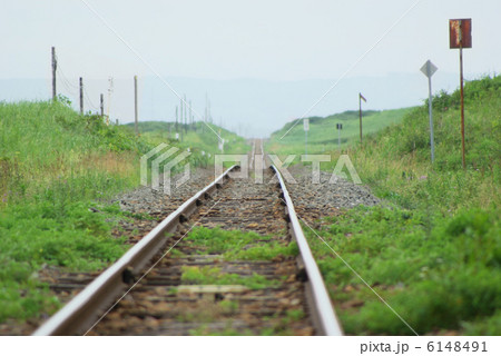 かげろうの立つ線路 6148491