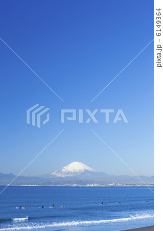 片瀬海岸のサーファーと富士山 片瀬海岸のサーファーと富士山 6149364