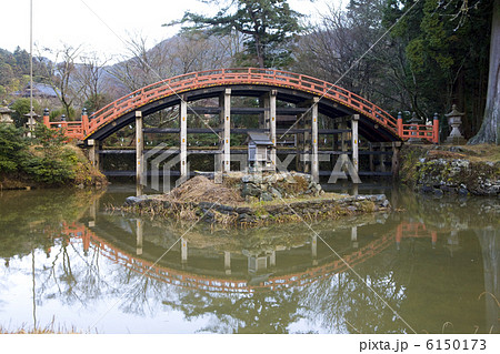 丹生都比売神社の池と太鼓橋 丹生都比売神社の池と太鼓橋 6150173