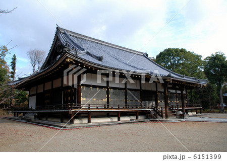 仁和寺の国宝金堂 6151399