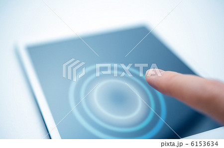 タブレットにタッチ 6153634