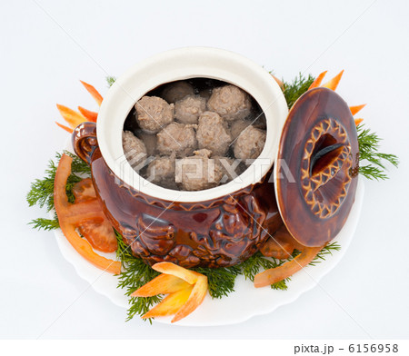 meatballs in broth 6156958