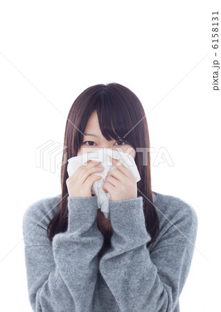 鼻をかむ女の子 6158131