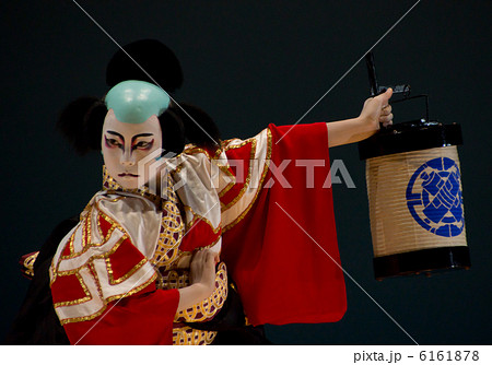 日本の伝統美_　歌舞伎の供奴を踊る美少年 6161878