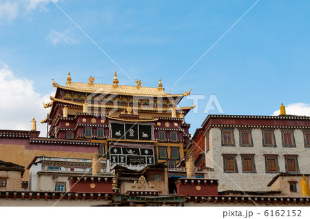 songzanlin tibetan monastery, shangri-la, china songzanlin tibetan monastery, shangri-la, china 6162152