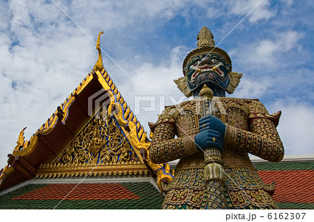 Mythical giant guardian (yak) at Wat Phra Kaew 6162307