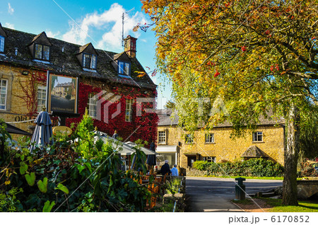 ボートン・オン・ザ・ウォーターの街並み2 6170852