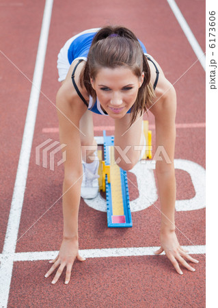 Runner beginning to run Runner beginning to run 6173606