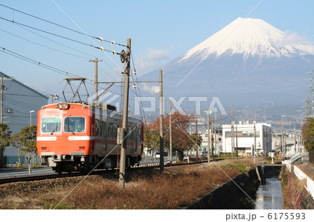 岳南鉄道と富士山 岳南鉄道と富士山 6175593
