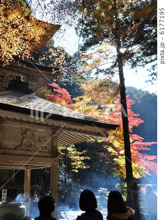 秋の横蔵寺 6177195