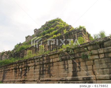 カンボジア　コーケー遺跡　ピラミッド 6179802
