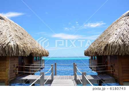水上バンガローと海 水上バンガローと海 6180743