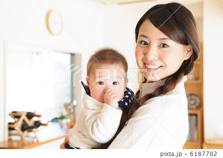 赤ちゃんと家族 6187702