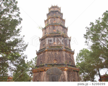 世界遺産　ベトナム　フエ　ティエンムー寺　トゥニャン塔 6206099