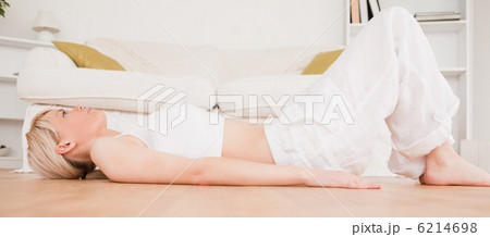 Pretty blond-haired woman doing fitness exercises Pretty blond-haired woman doing fitness exercises 6214698