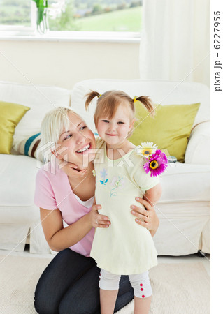 Blond woman get surprise by her daughter 6227956