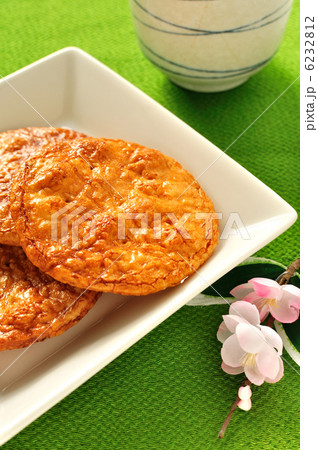 醤油せんべい 6232812