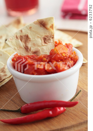 Salsa and tortilla chips 6233792