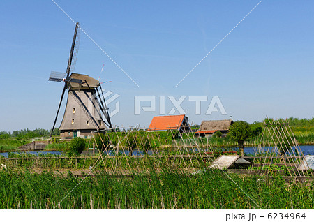 オランダ　世界遺産　キンデルダイク＝エルスハウトの風車網 6234964