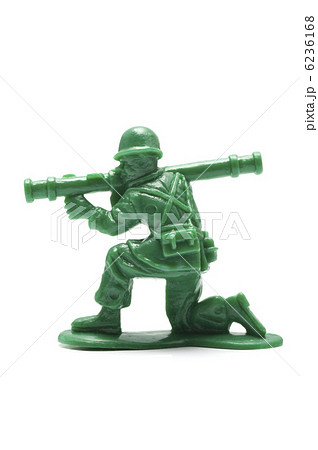白背景に兵士の玩具 6236168