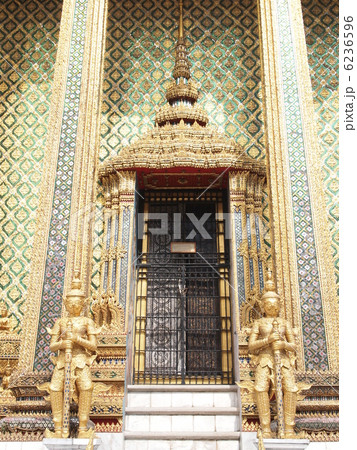 タイ　バンコク　エメラルド寺院　プラ・モンドップ 6236596