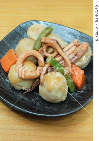 おいしい里芋とイカの煮もの 6240145