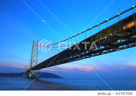 明石海峡大橋の夕焼けとライトアップ 明石海峡大橋の夕焼けとライトアップ 6240306