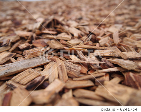 ウッドチップ 6241754