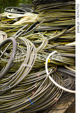 電線の渦 電線の渦 6242752