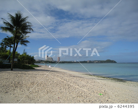 タモン湾の朝１ 6244395