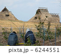 農作業と竪穴式住居 6244551