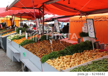 ヘルシンキのマーケットにて ヘルシンキのマーケットにて 6246682
