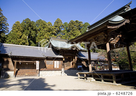 猿投神社中門と四方殿 6248726