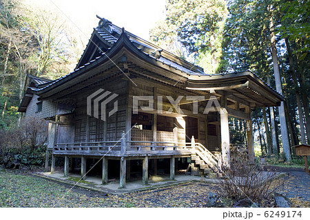 二岡神社拝殿と本殿 二岡神社拝殿と本殿 6249174