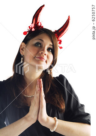 horned women 6250757